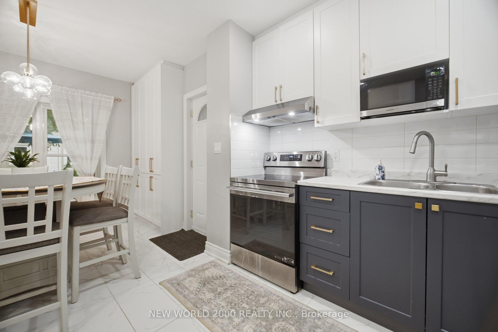 20 Rockwell Avenue photo 3