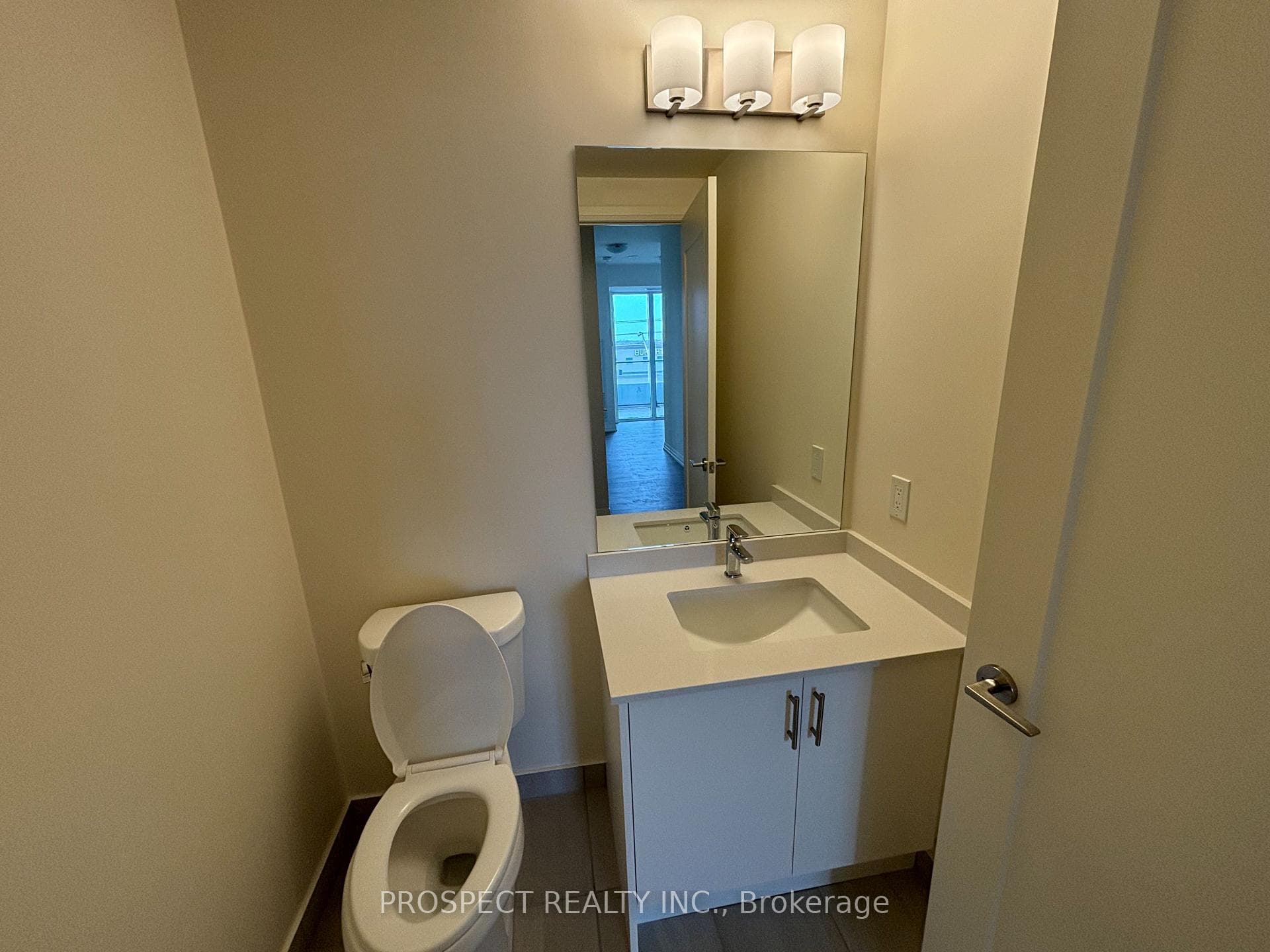 8960 Jane Street Unit 305 photo 7