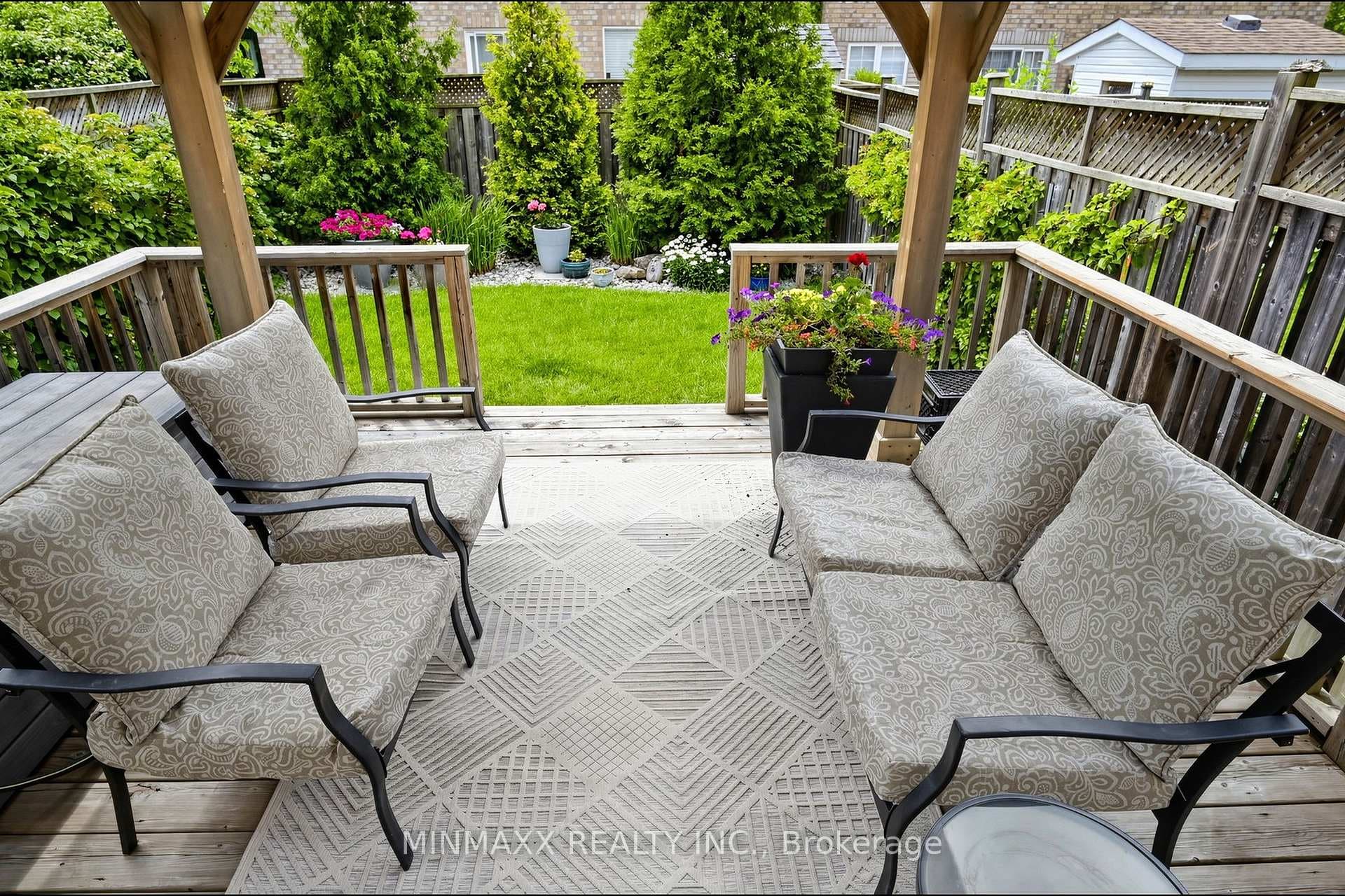 1164 CHAPMAN Crescent photo 39