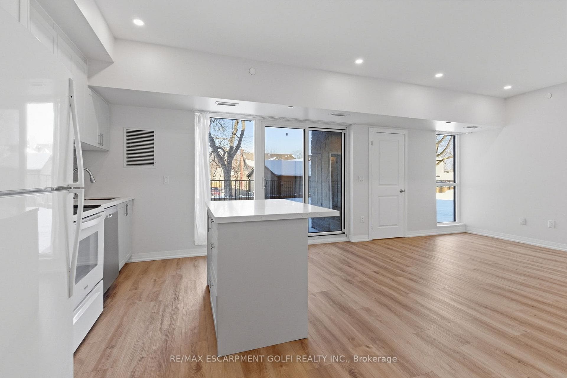 50 Herrick Avenue Unit 141 photo 3