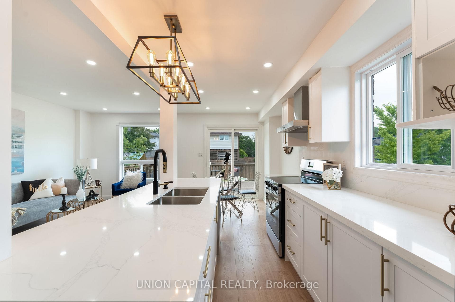20 Empire Crescent photo 6