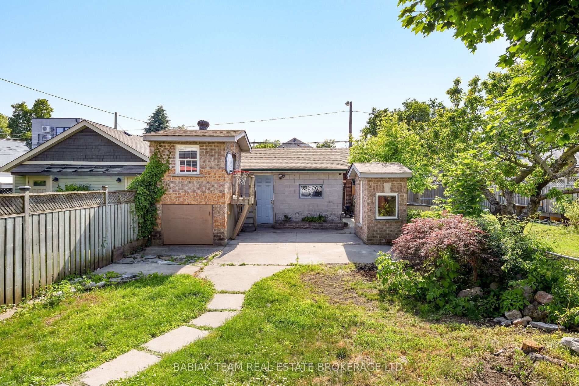 30 Mould Avenue photo 36