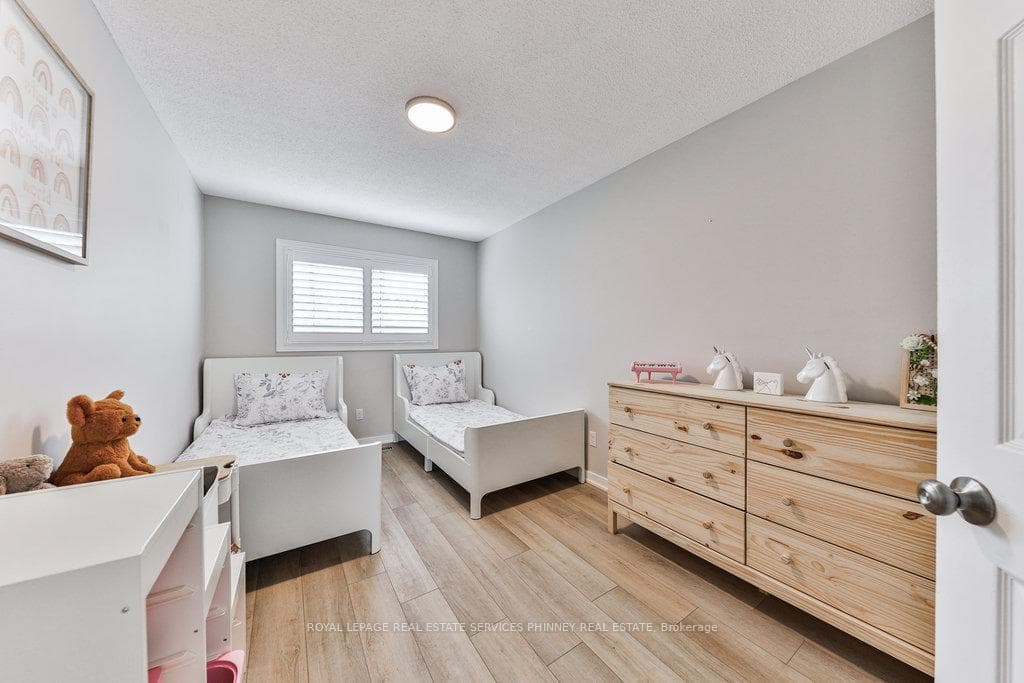5133 Lampman Avenue photo 19