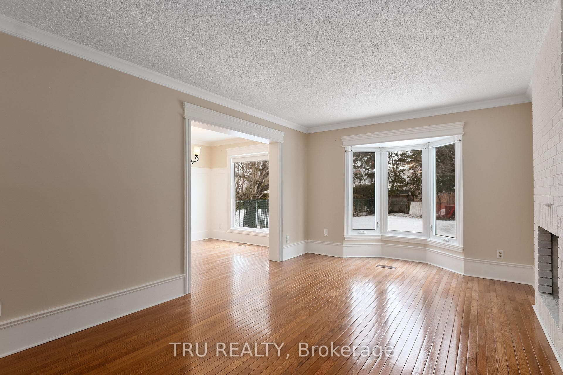1078 ST EMMANUEL Terrace photo 8