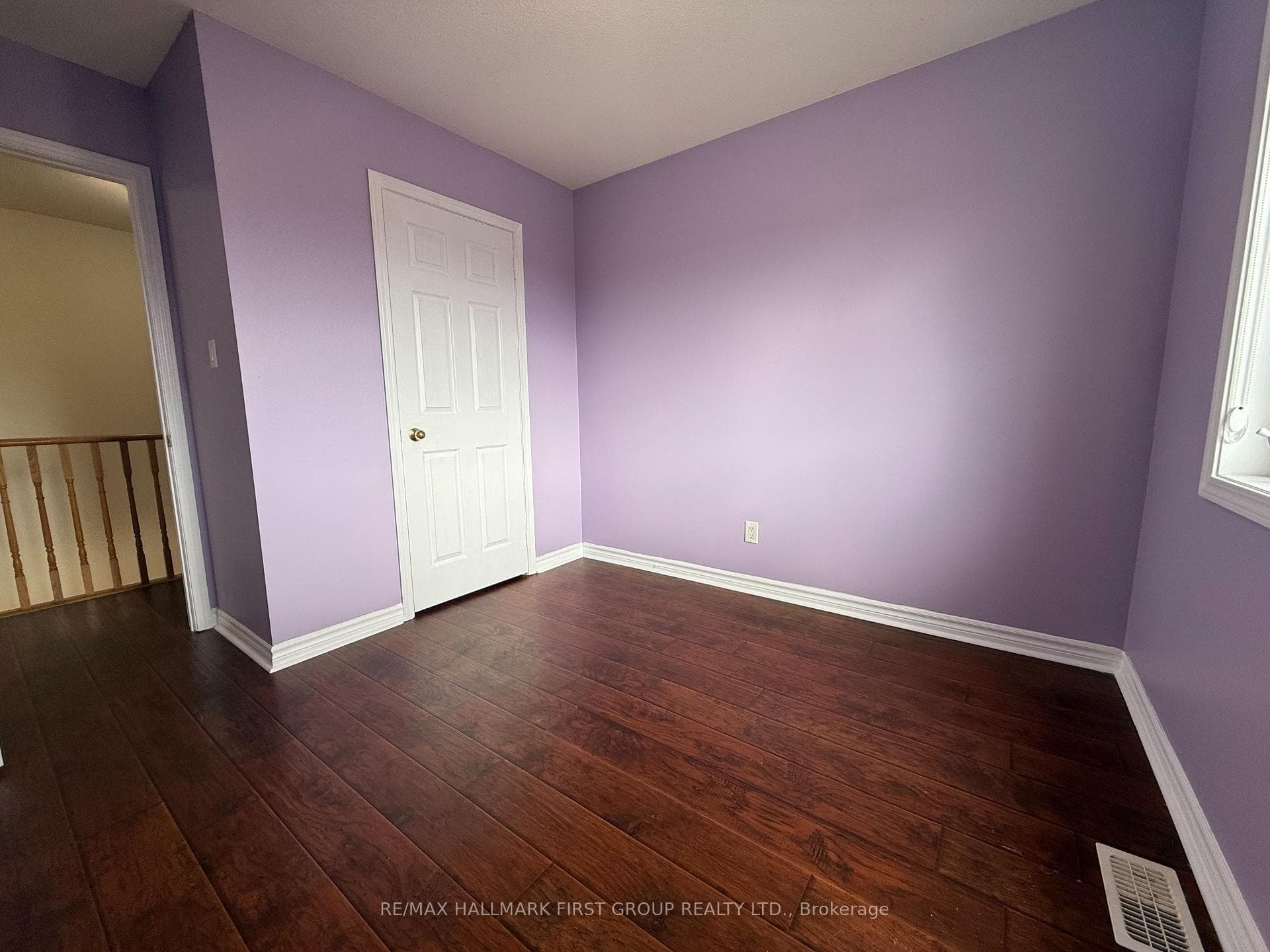 1665 Avonmore Square photo 21