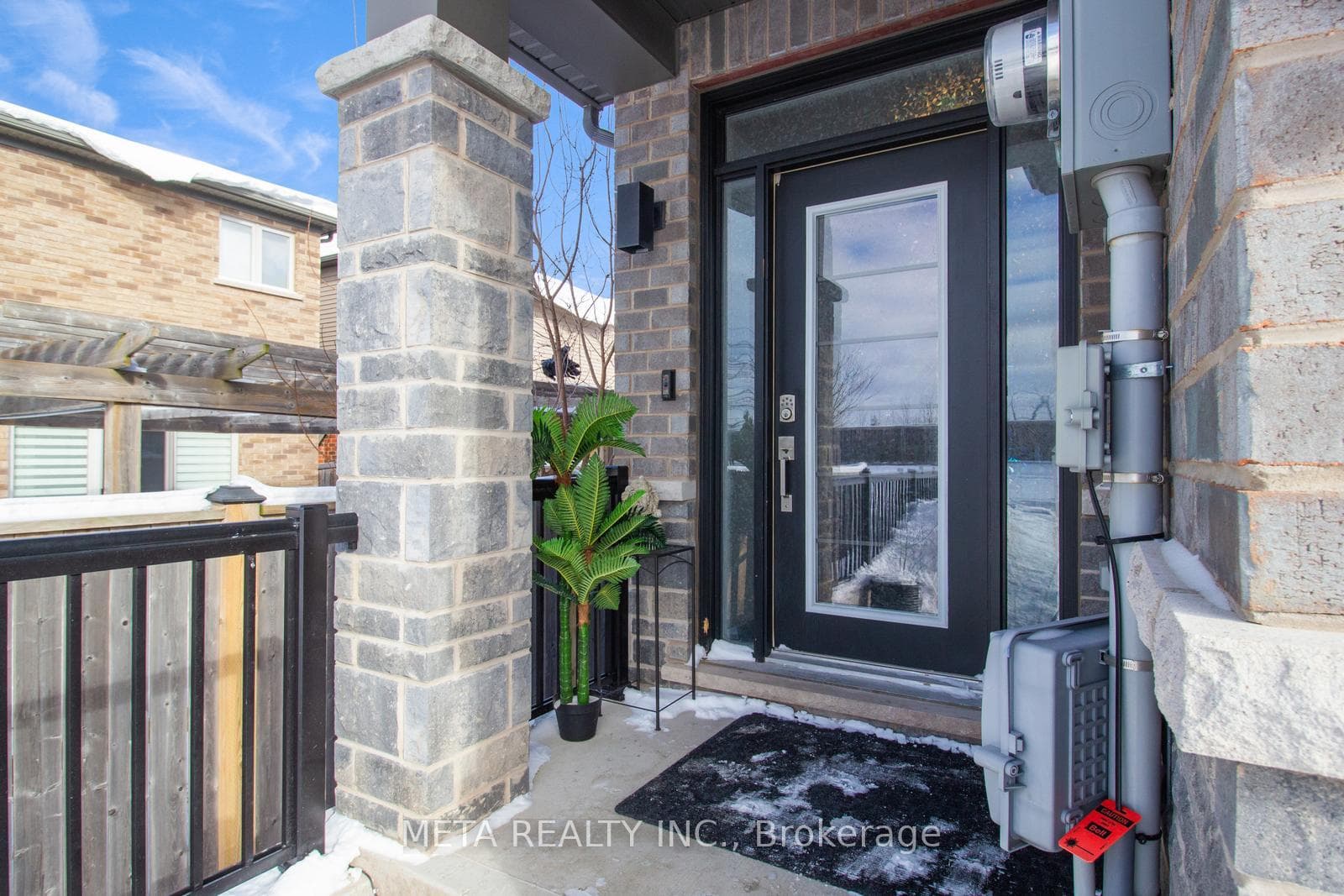 16 Escarpment Drive photo 3