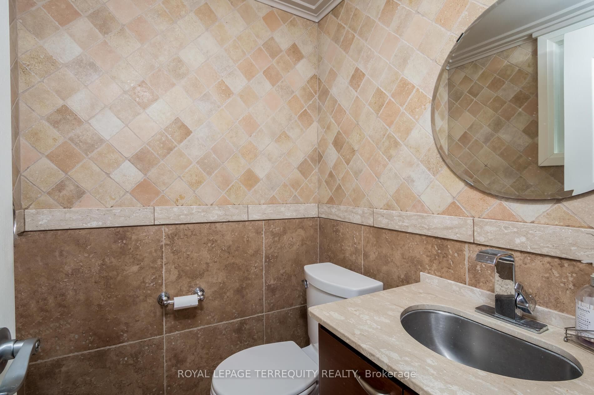290 Manchester Drive photo 11