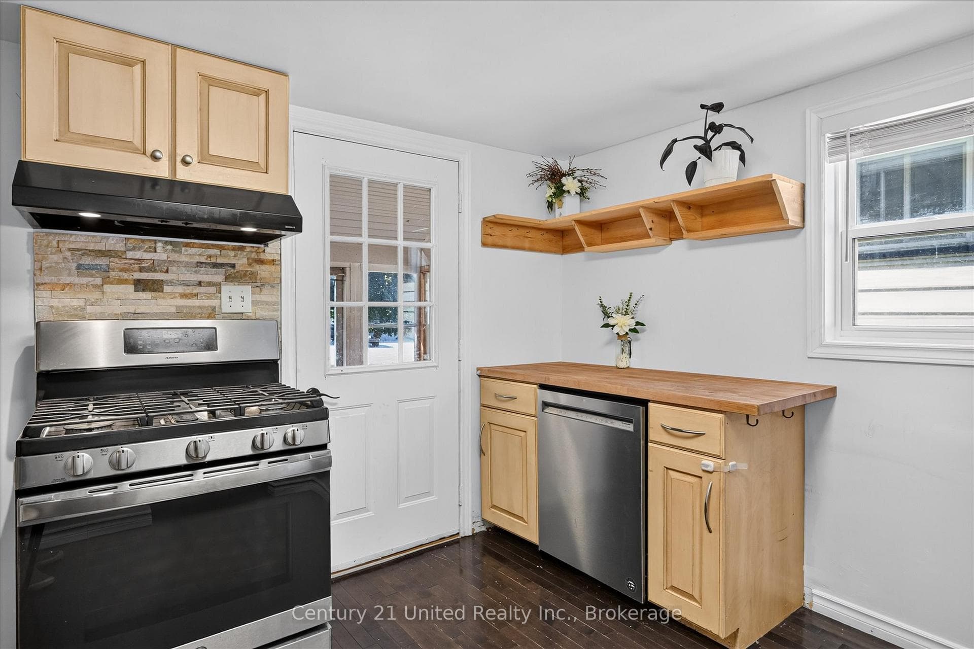 688 St Marys Street photo 13