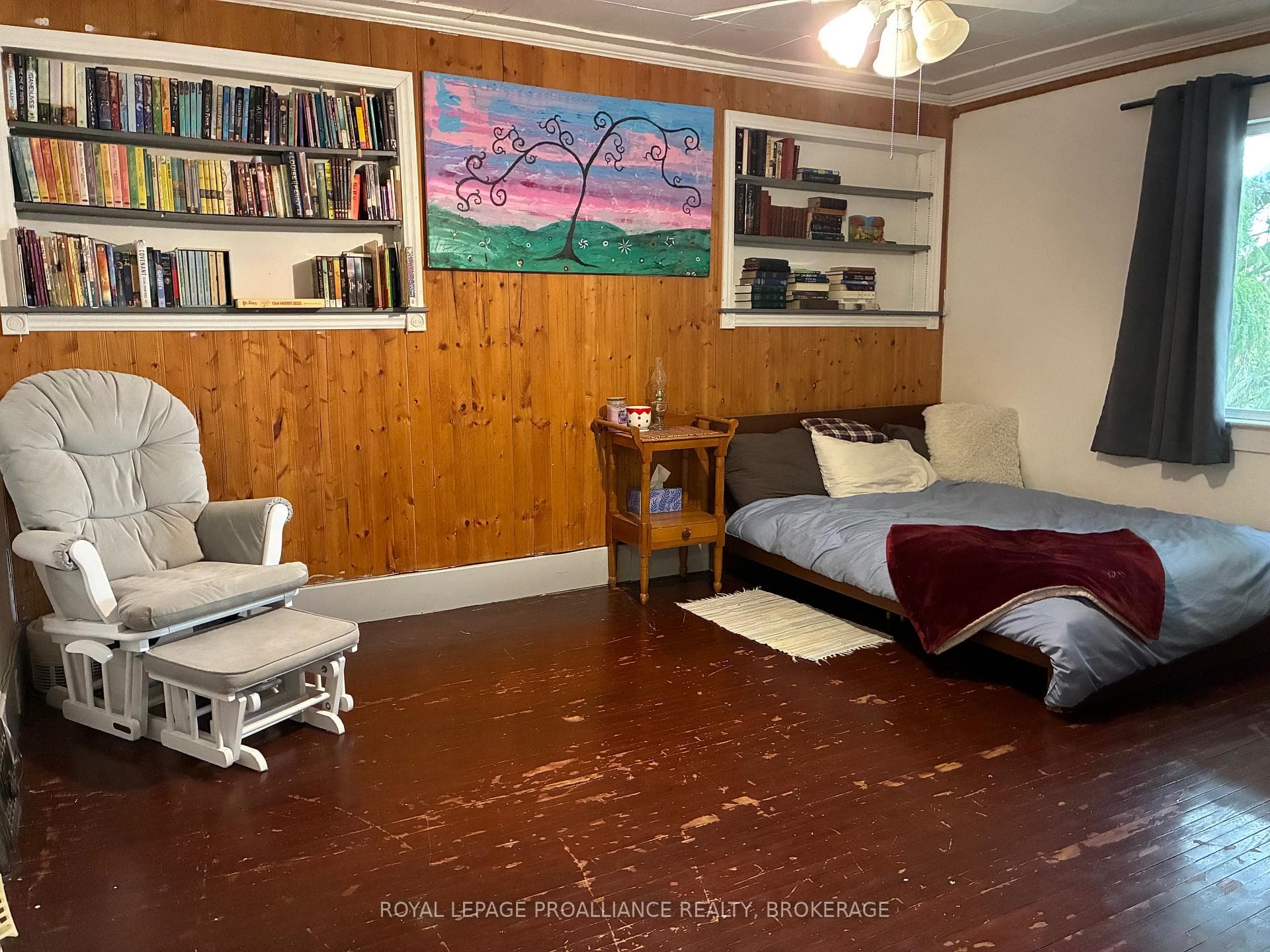 Large 2nd bedroom