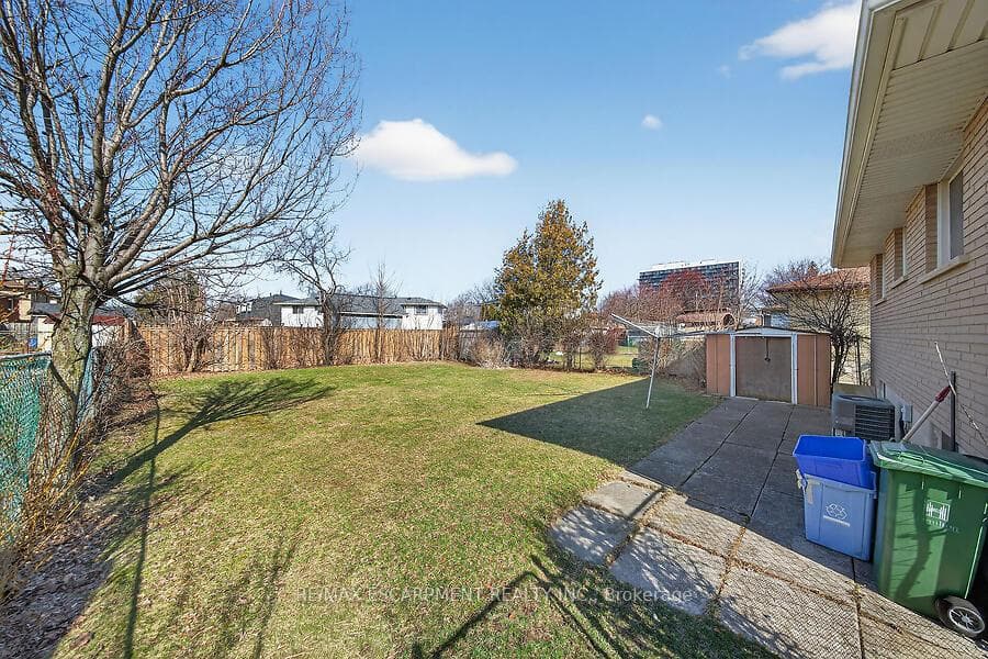 66 Highridge Avenue photo 34