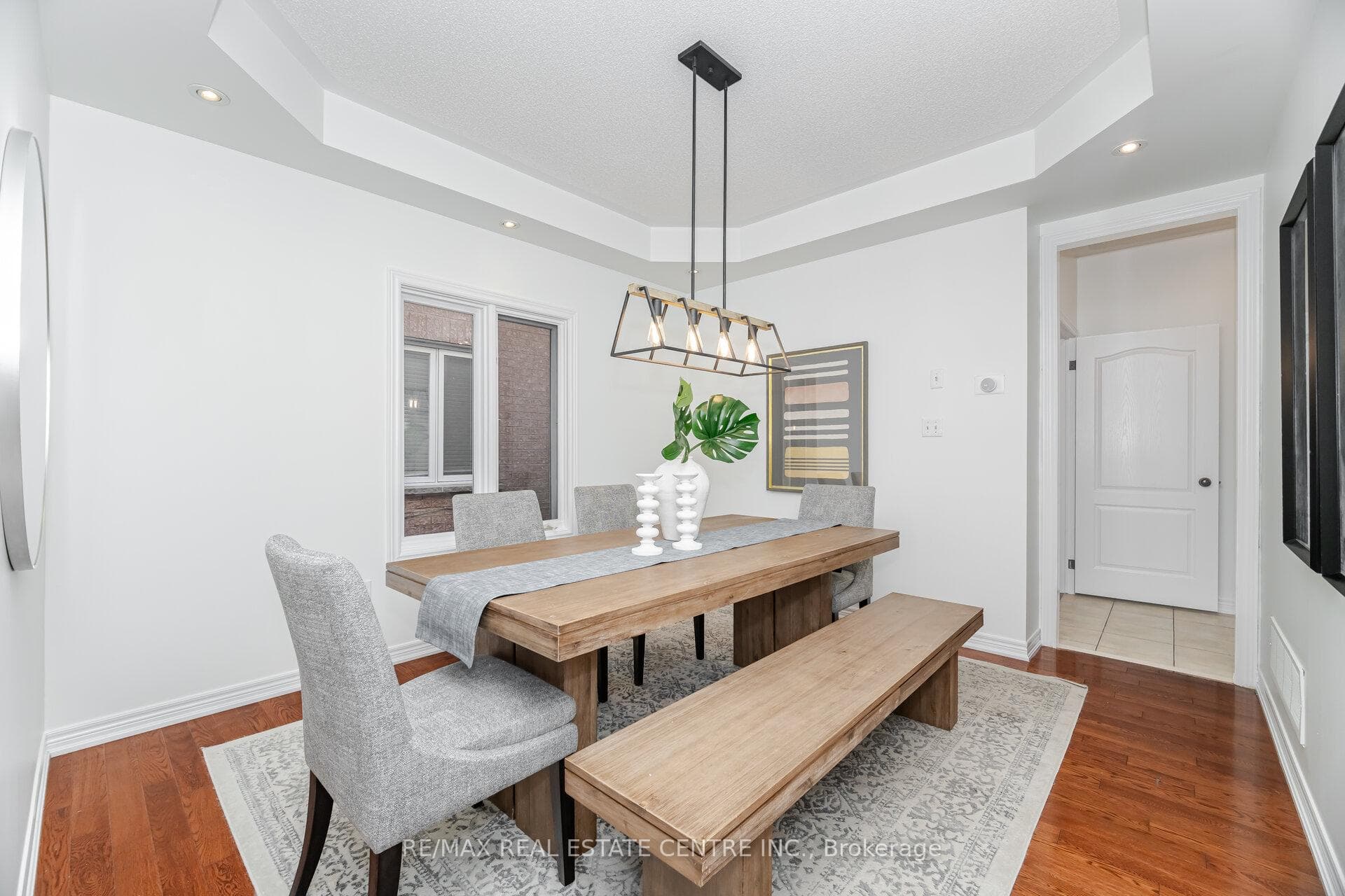 1046 Costigan Road photo 20