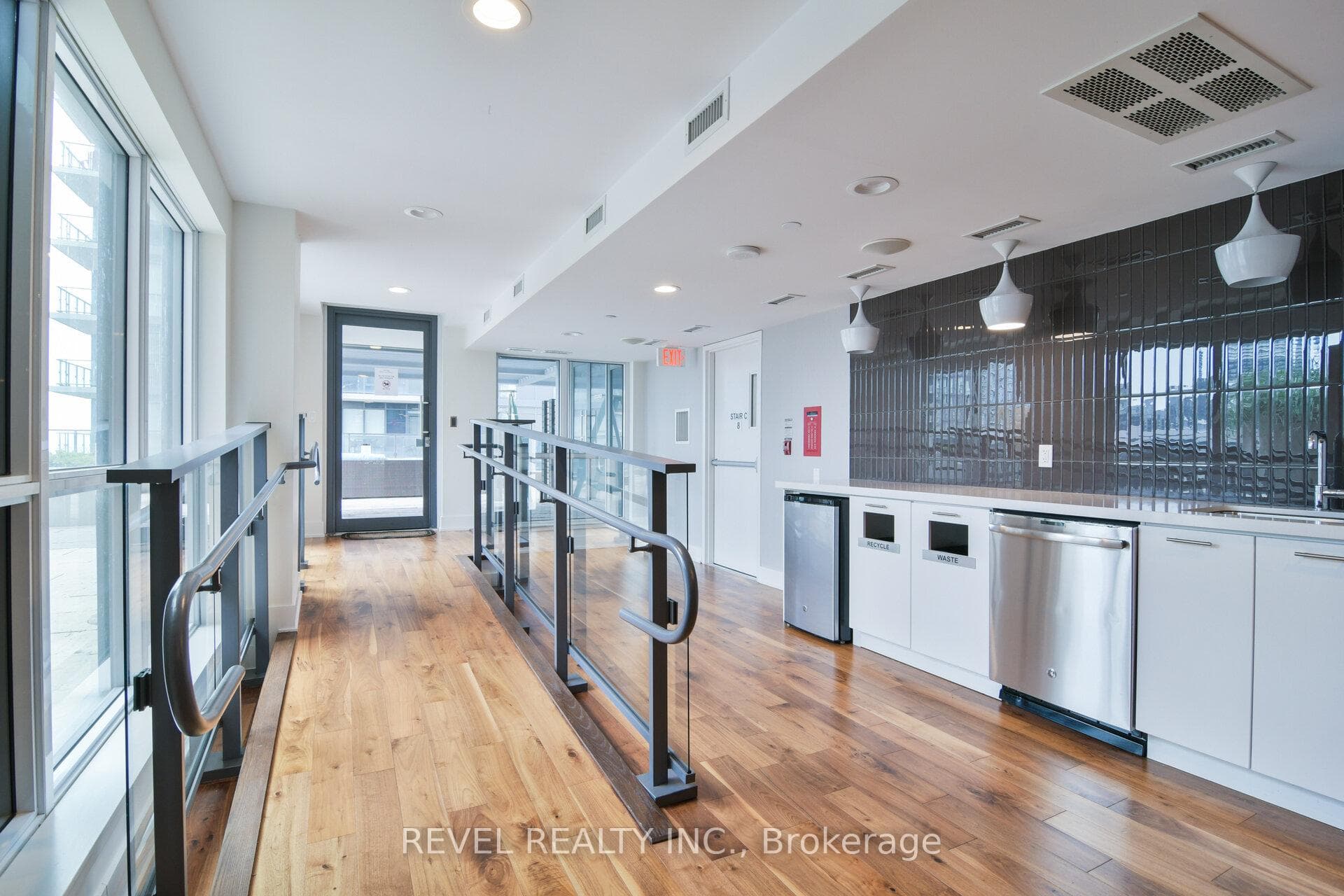 2220 Lakeshore Boulevard Unit 1406 photo 40