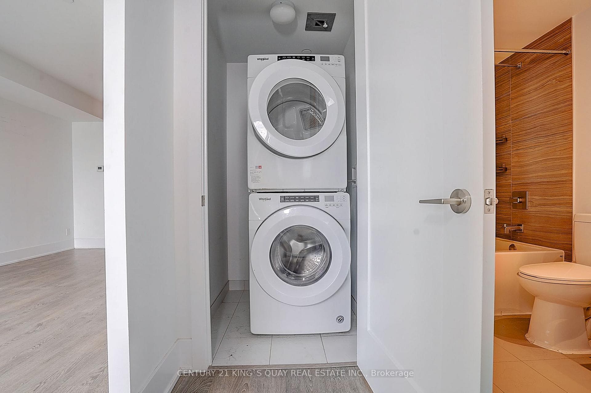 1 Edgewater Drive Unit Ph01 photo 16