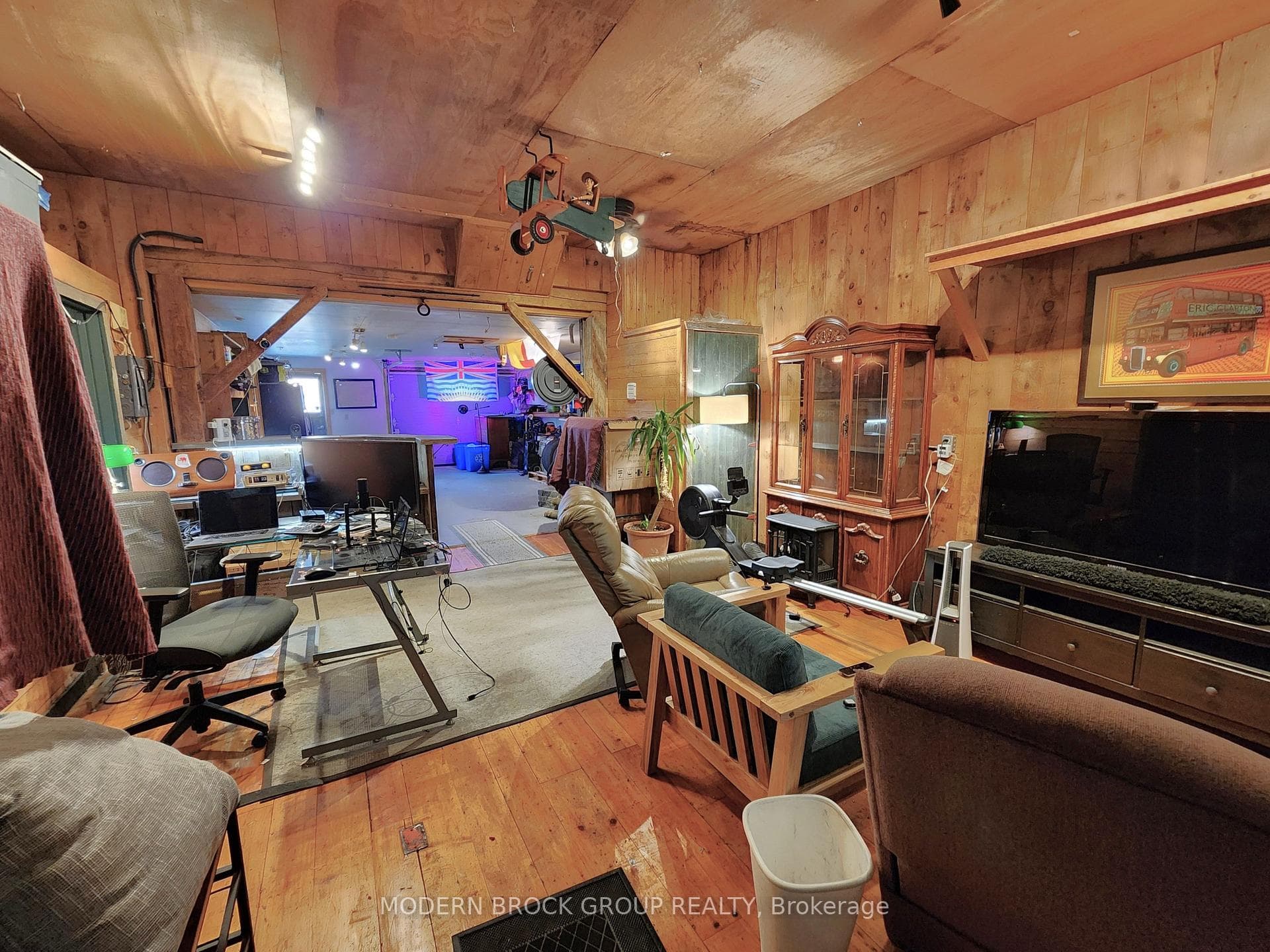 287 Brock Street photo 36