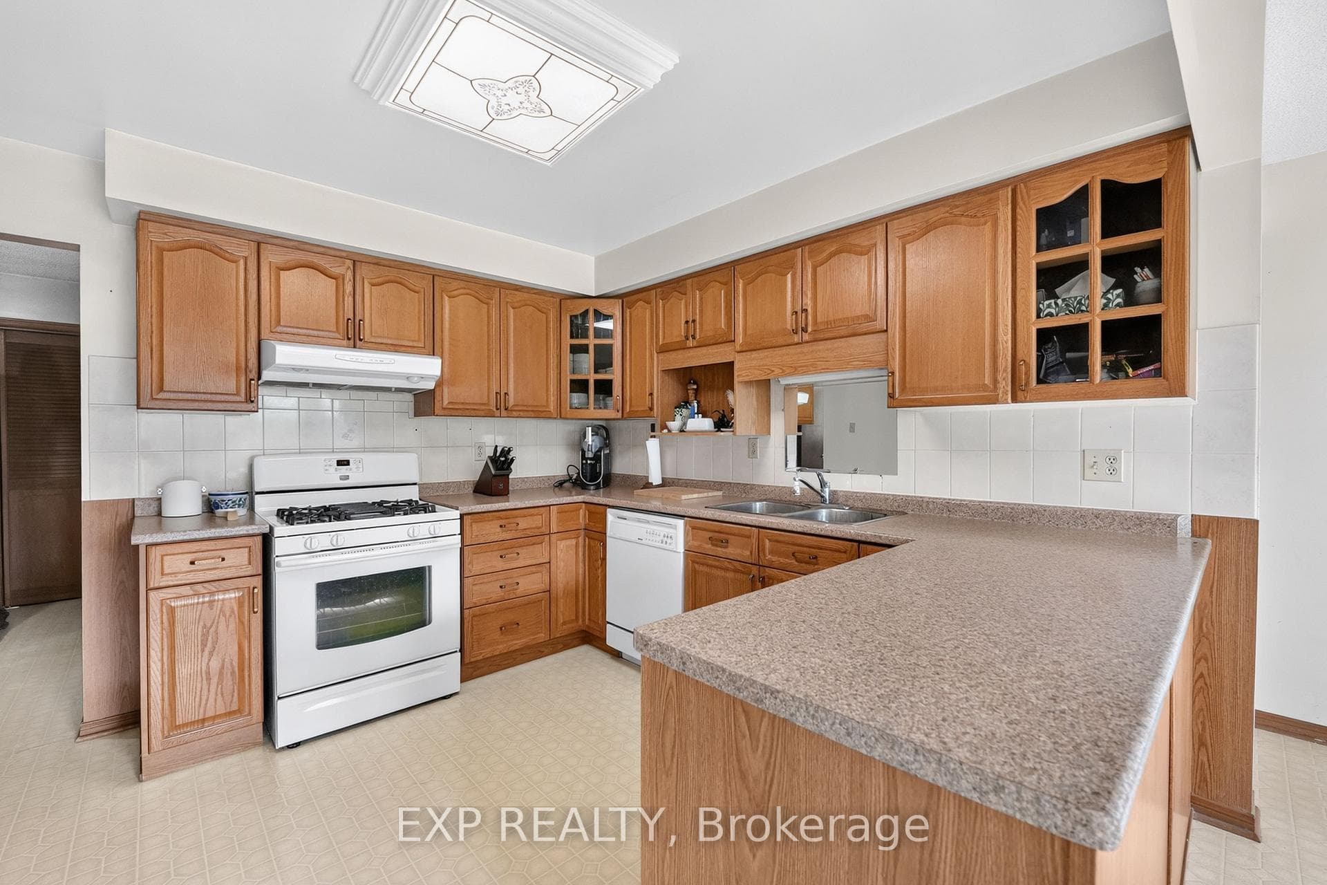 38 Farmington Drive photo 6