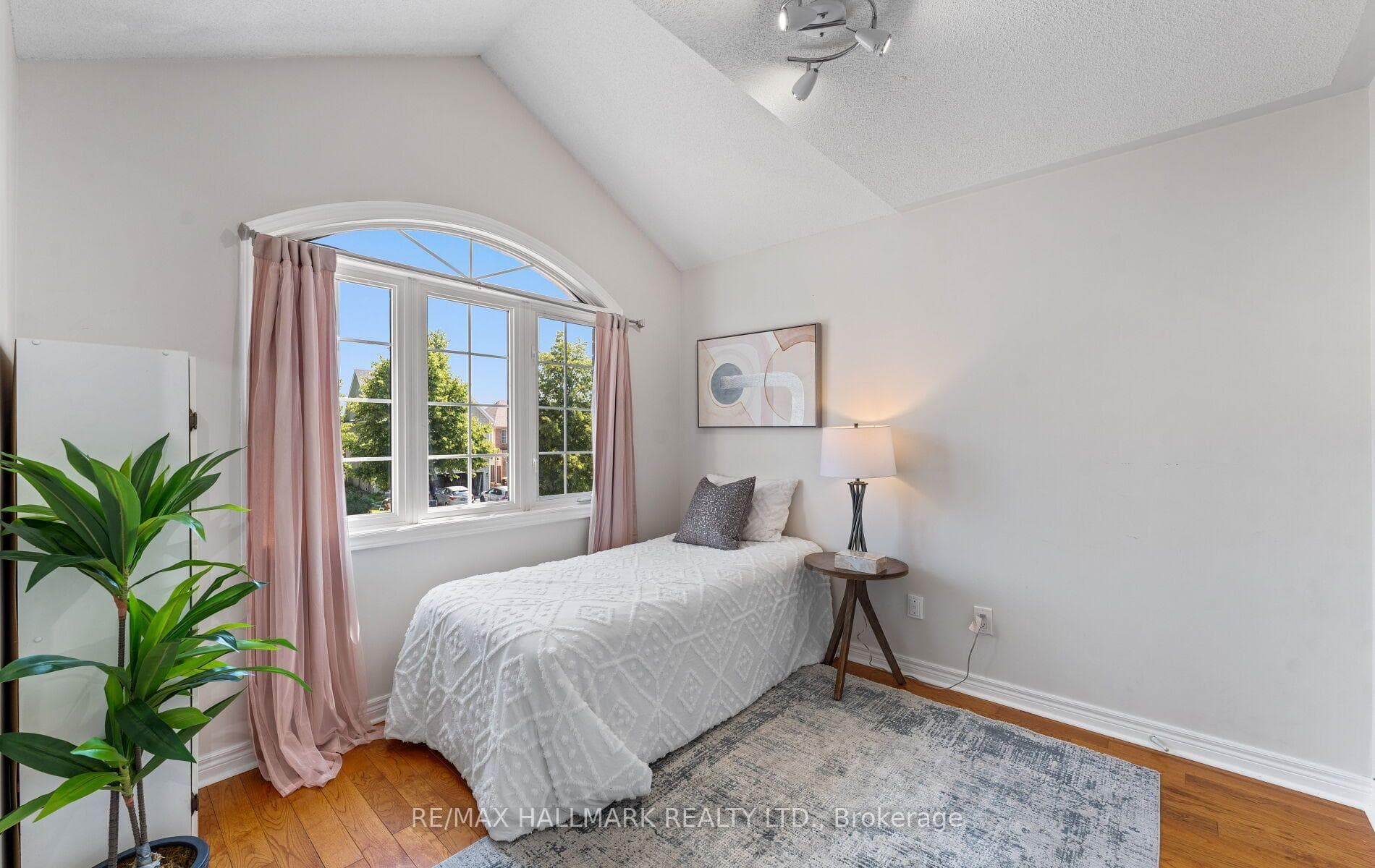 17 Rushingbrook Drive photo 28