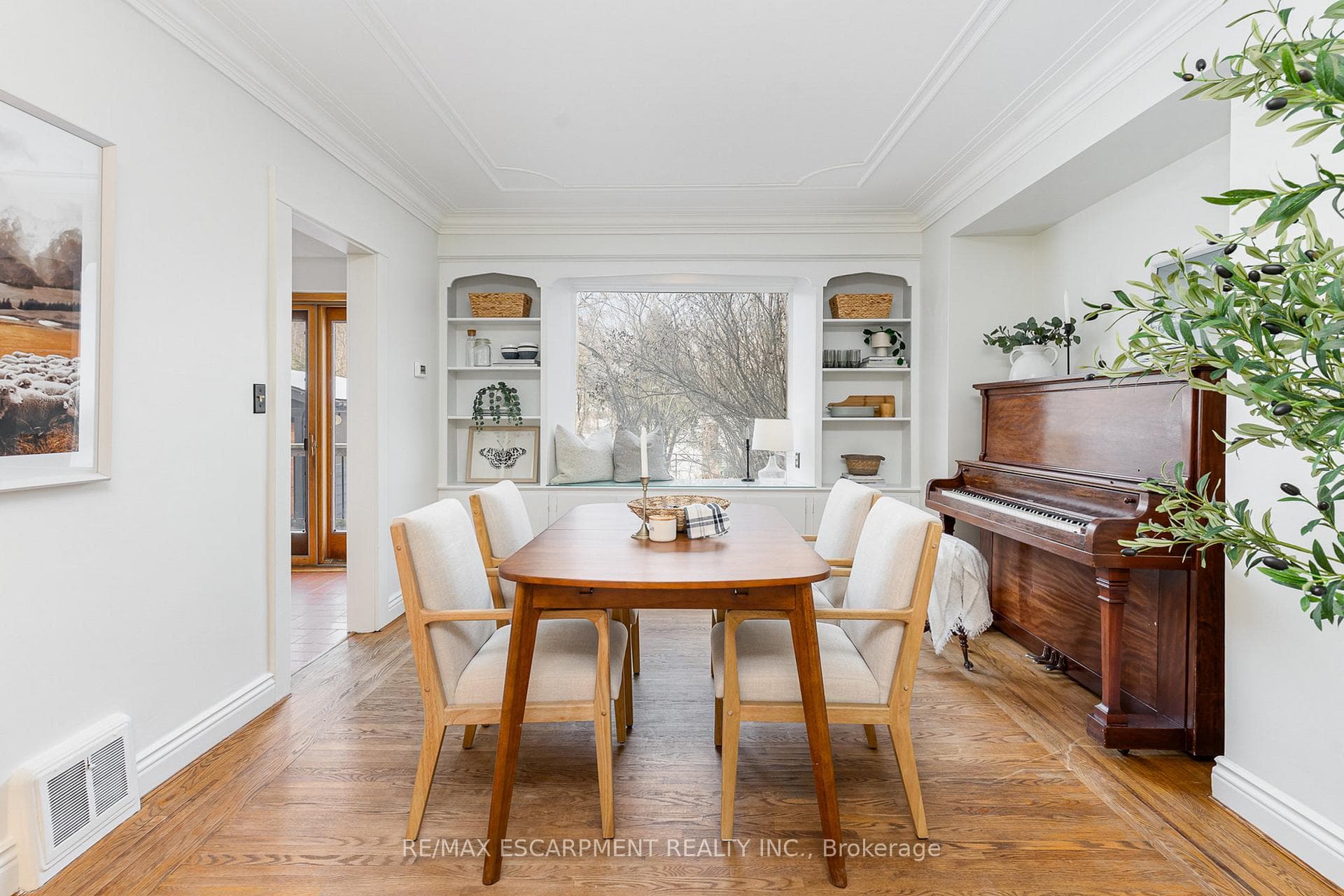 166 Rothsay Avenue photo 5