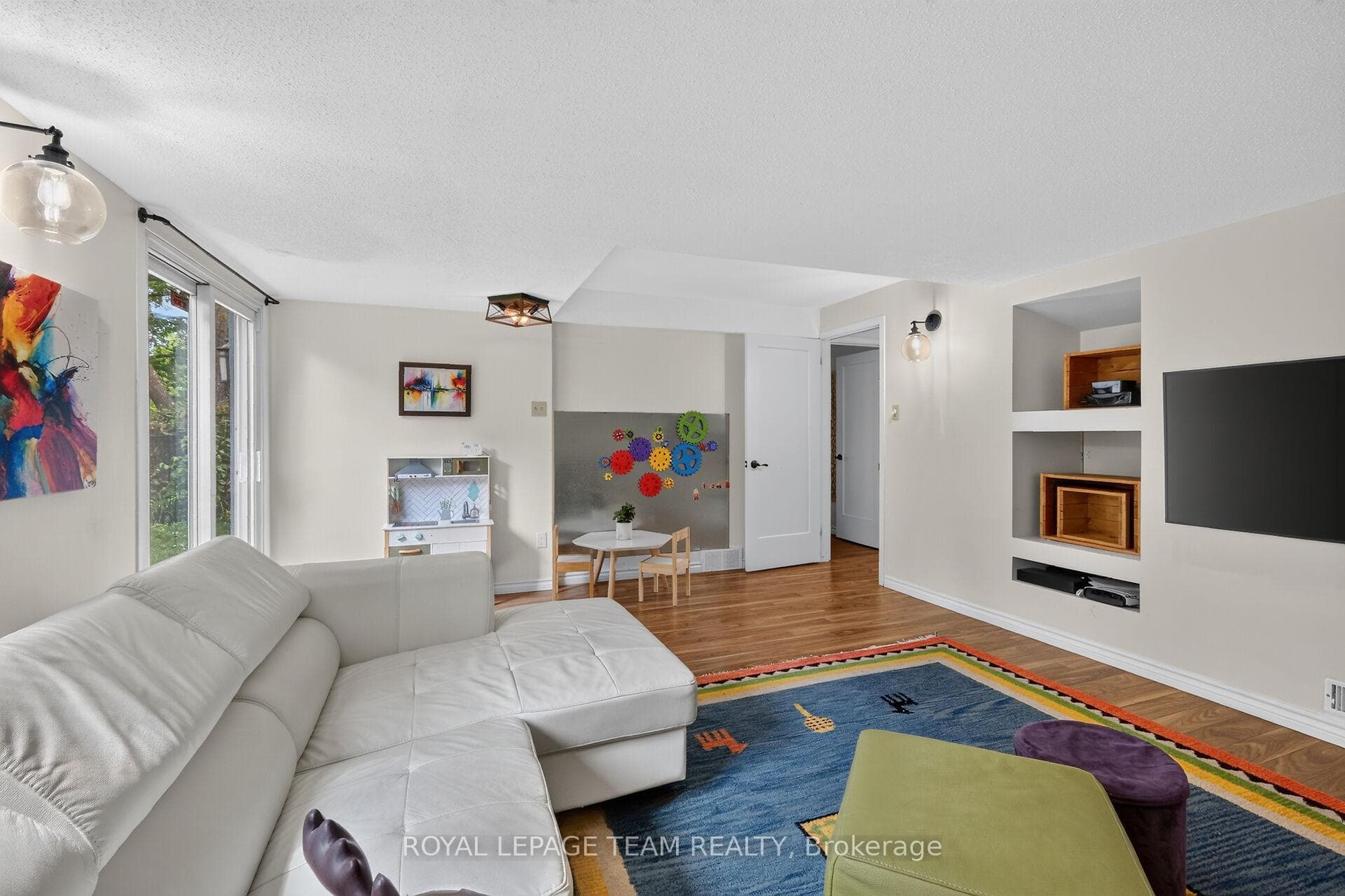 1282 Alloway Crescent photo 42