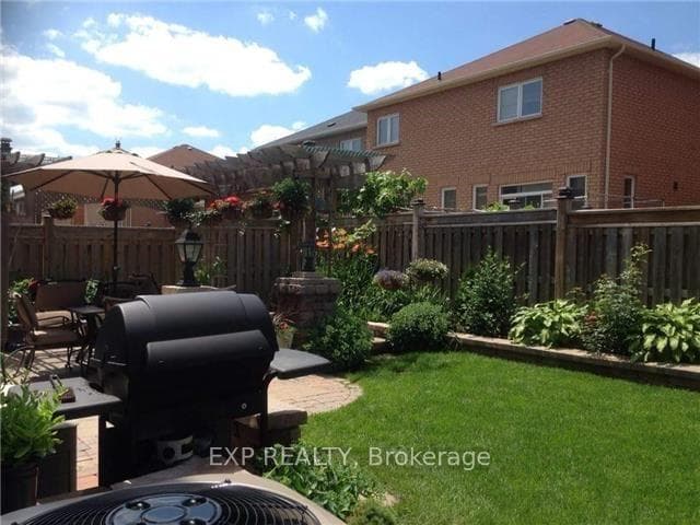 32 Freesia Road Unit #upper photo 18
