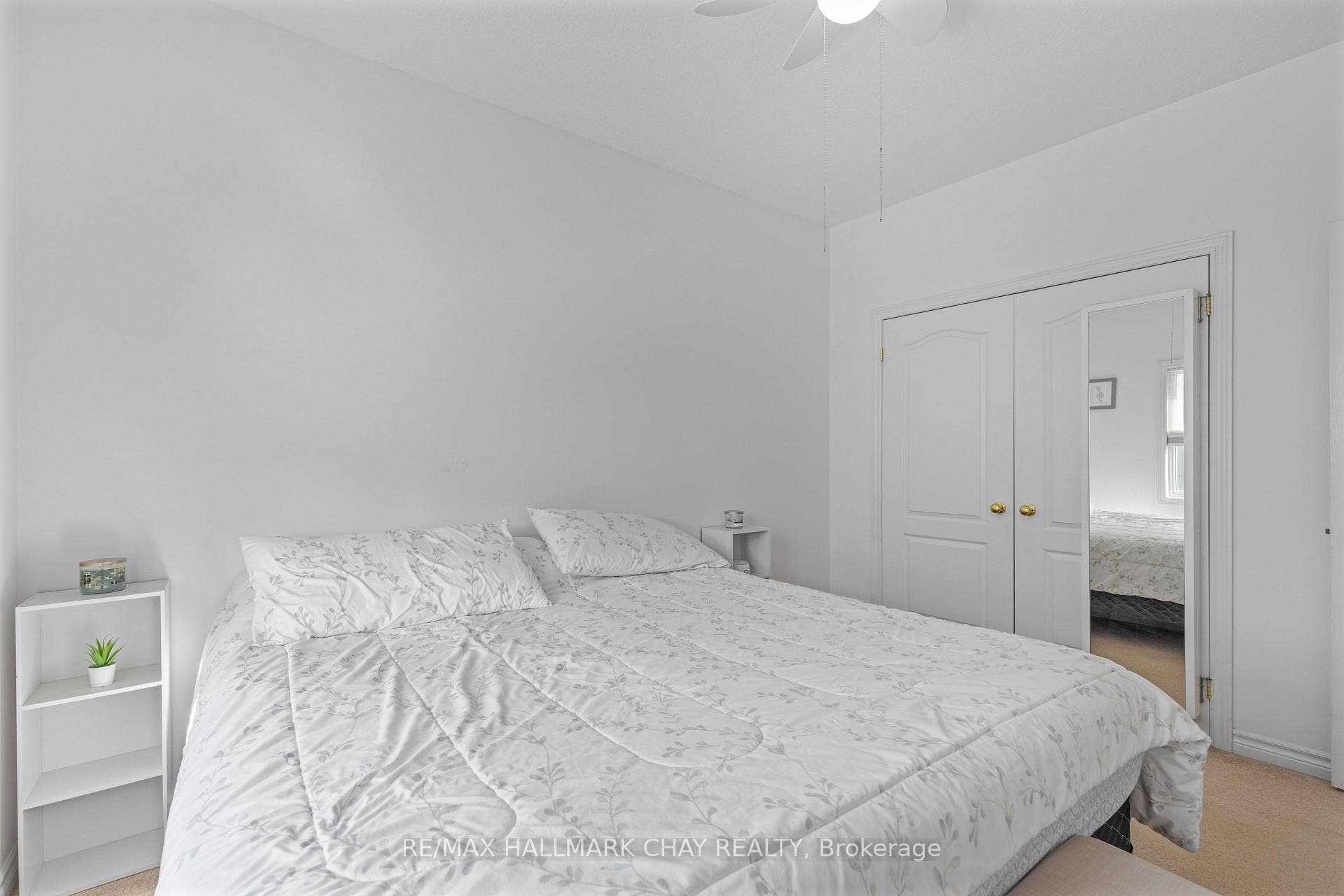 98 Banting Crescent photo 16