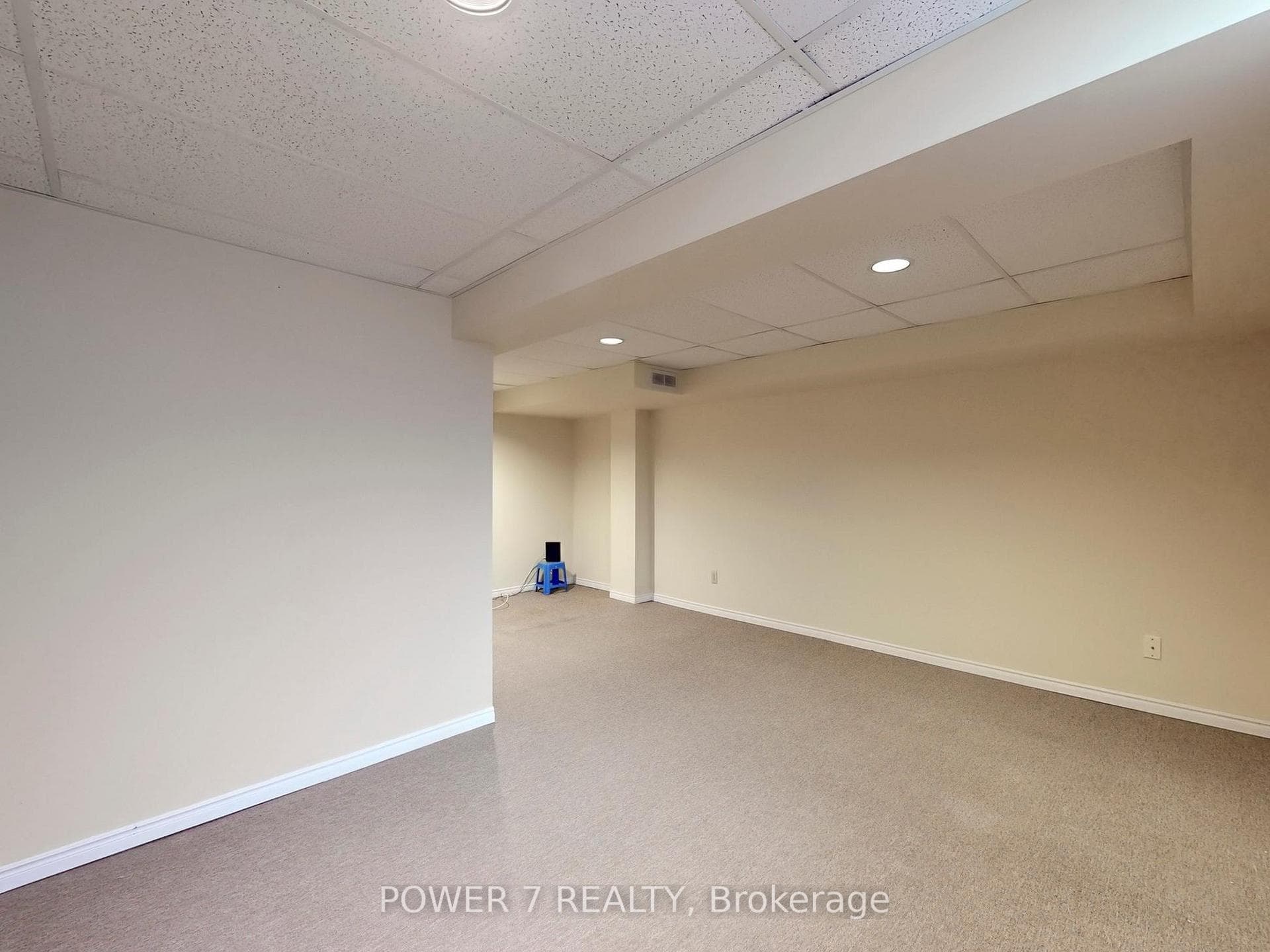 114 SANDYHOOK Square photo 37