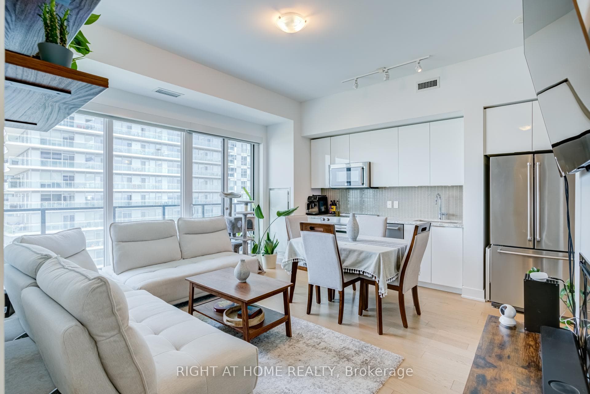 30 Shore Breeze Drive Unit 1413 photo 11