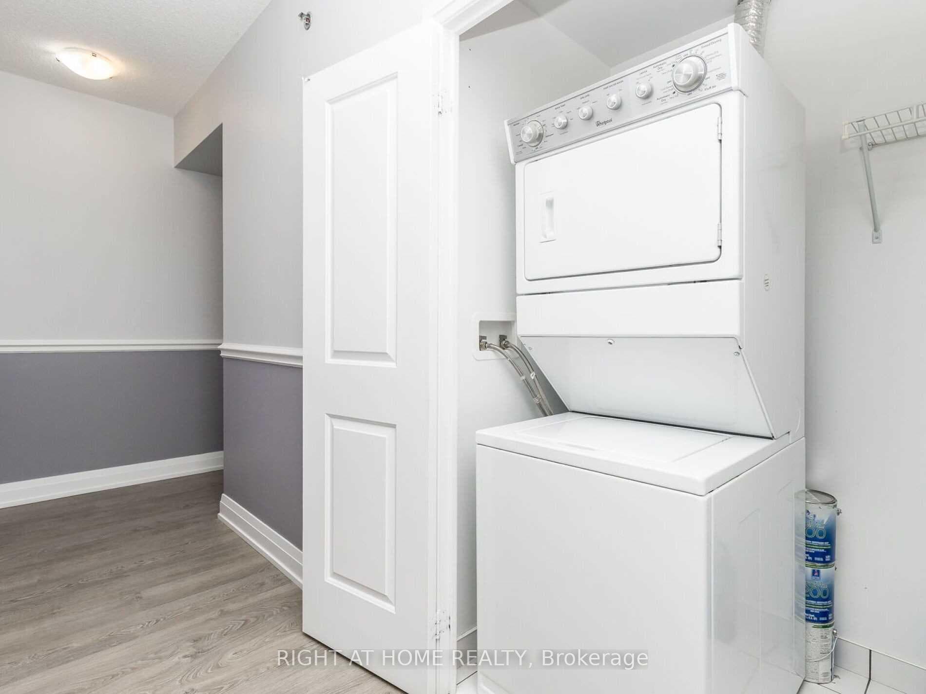65 Speers Road Unit 203 photo 18