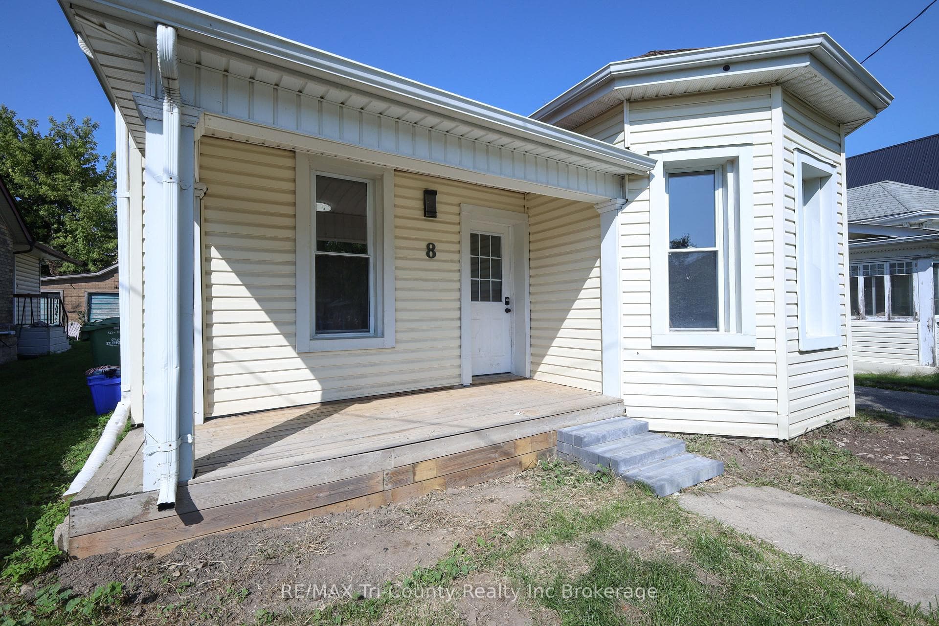 8 Erie Street photo 30
