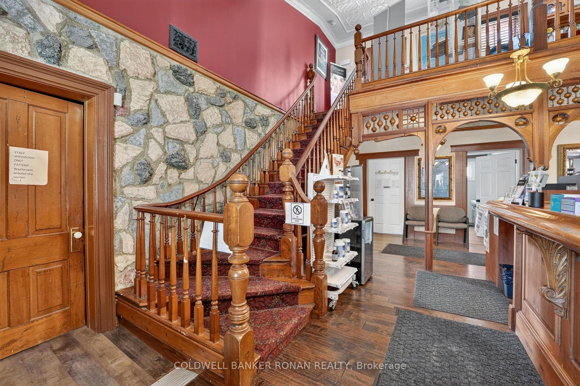 238 Barrie Street photo 7