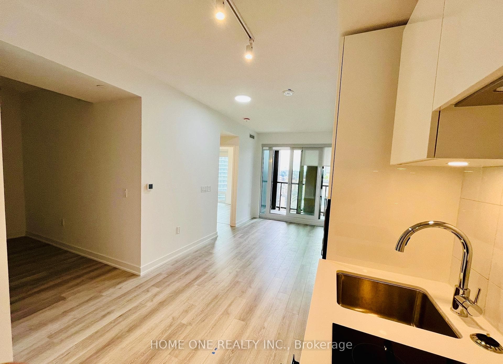 238 Simcoe Street Unit 1501 photo 9