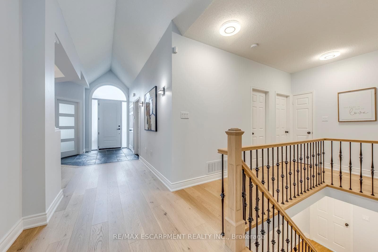 4366 Latimer Crescent photo 8