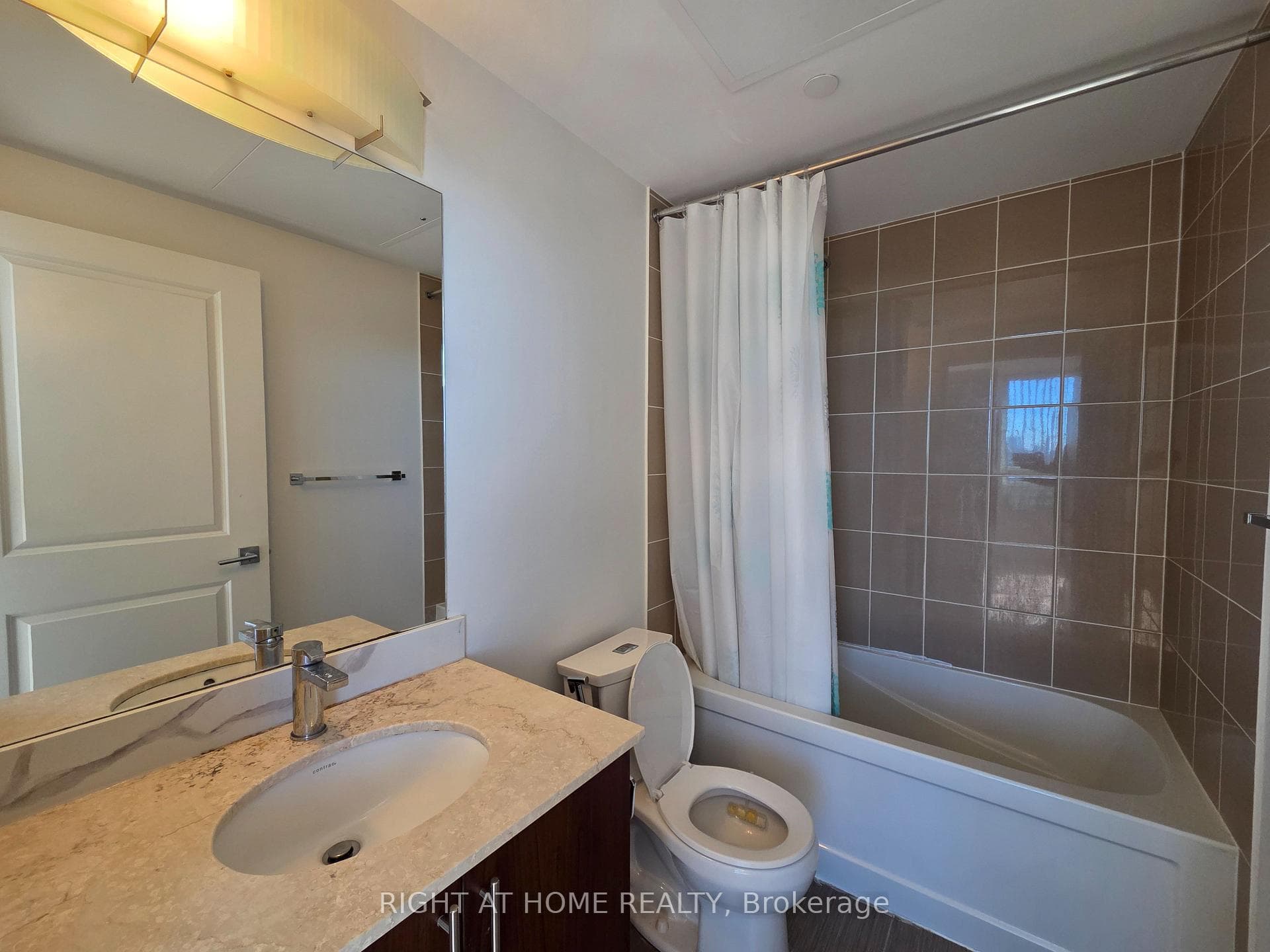 7165 Yonge Street Unit 1606 photo 26