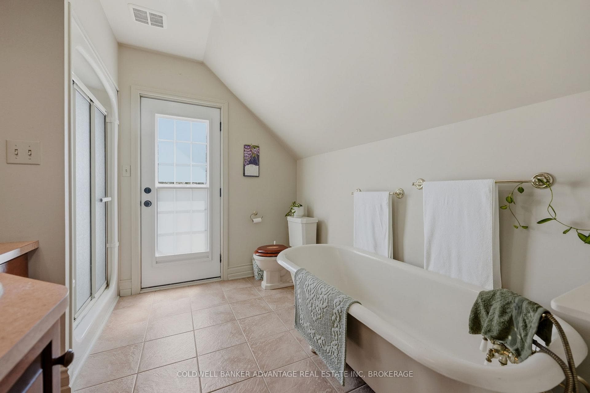 4698 Sandy Cove Drive photo 34