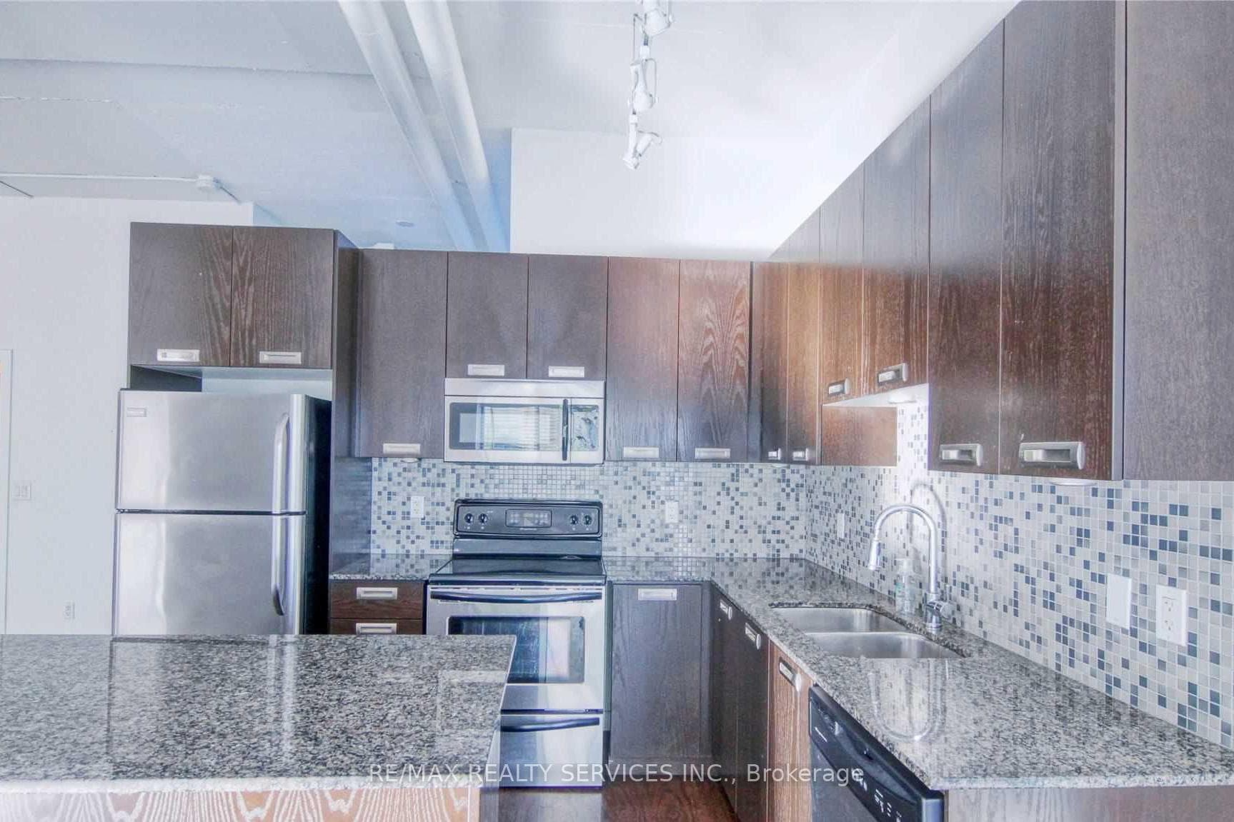 2 Fieldway Road Unit 309 photo 16