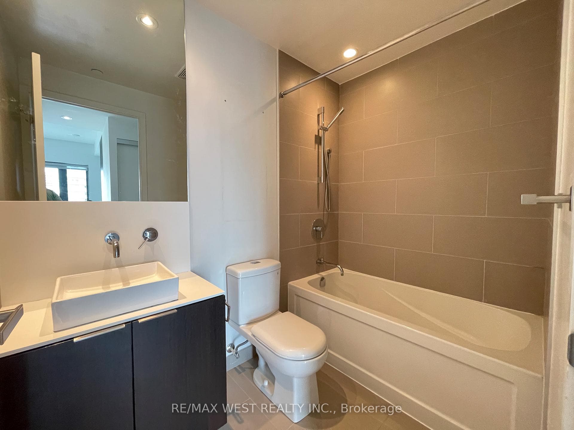 159 DUNDAS Street Unit 2309 photo 7
