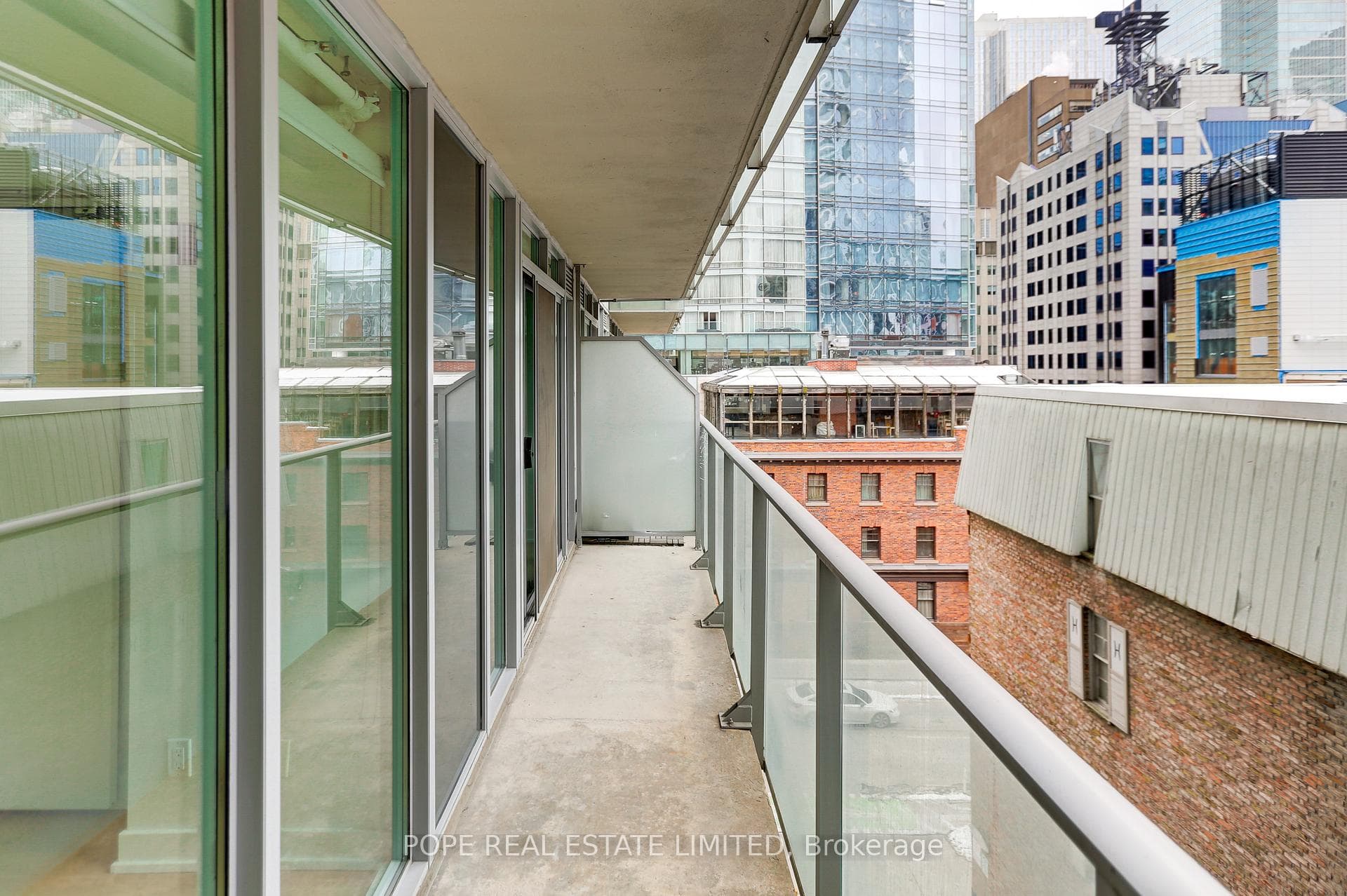 126 Simcoe Street Unit 513 photo 19