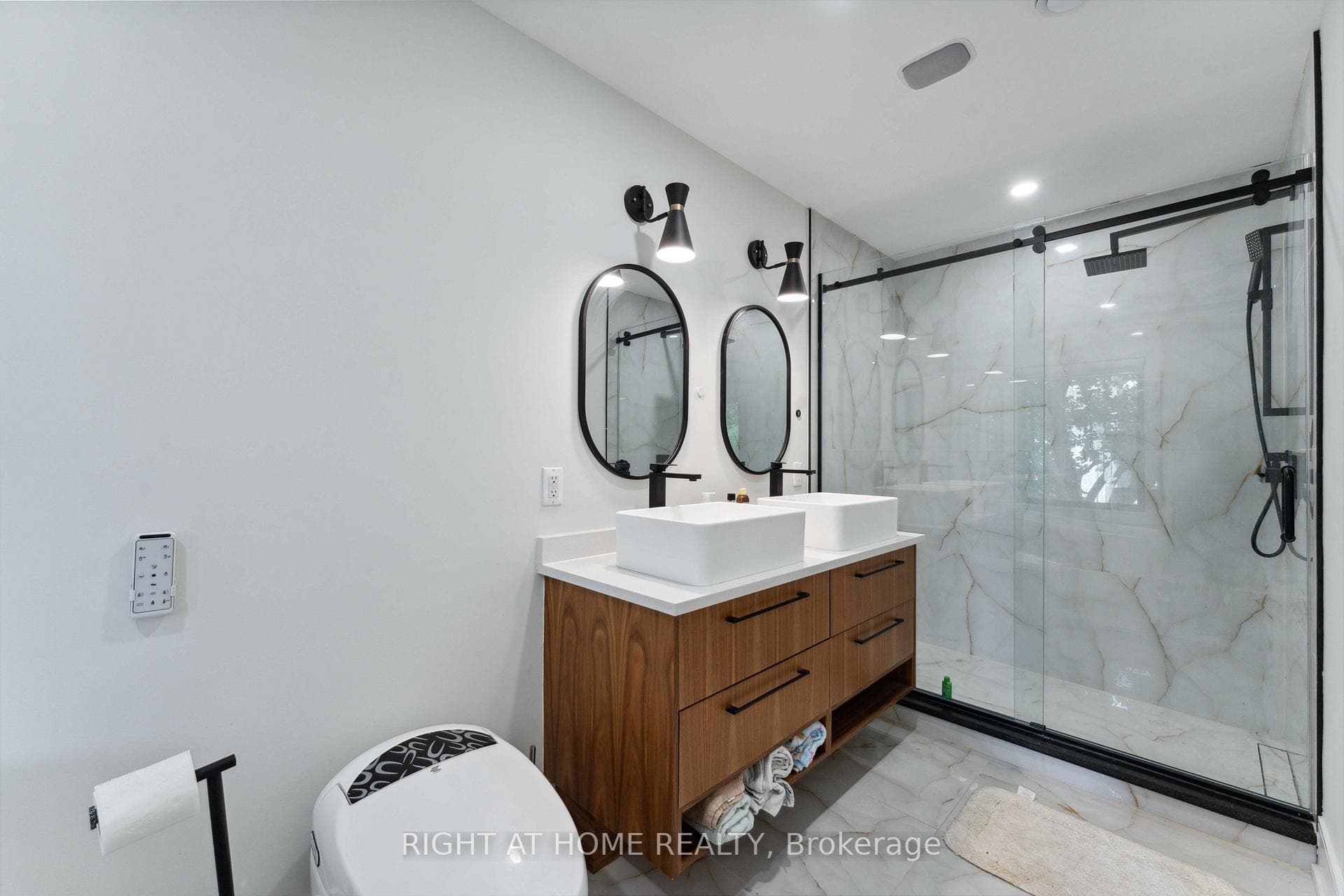 187 Carleton Avenue photo 34