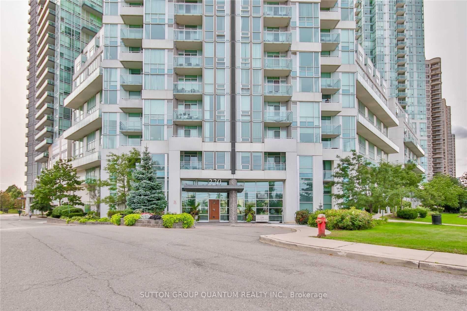 220 Burnhamthorpe Road Unit 2205 photo 2