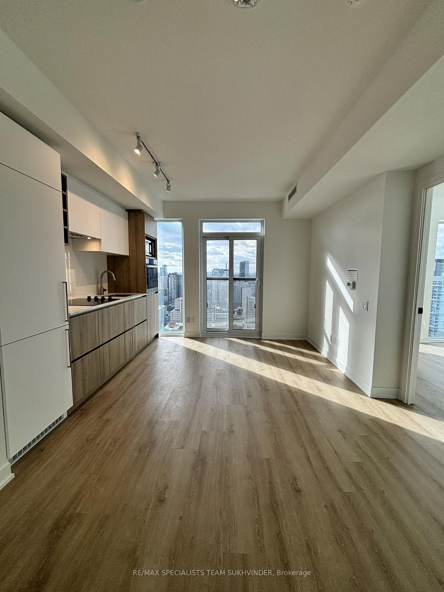 319 Jarvis Street Unit 4005 photo 9