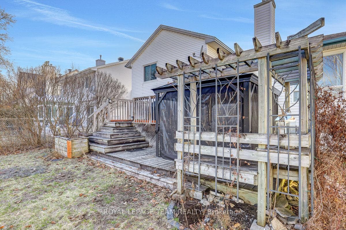 704 Maley Street photo 47