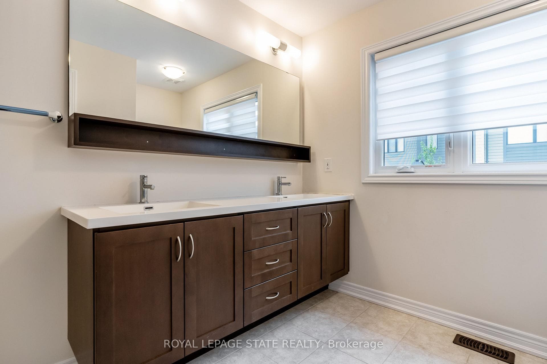 27 Waterview Lane photo 14