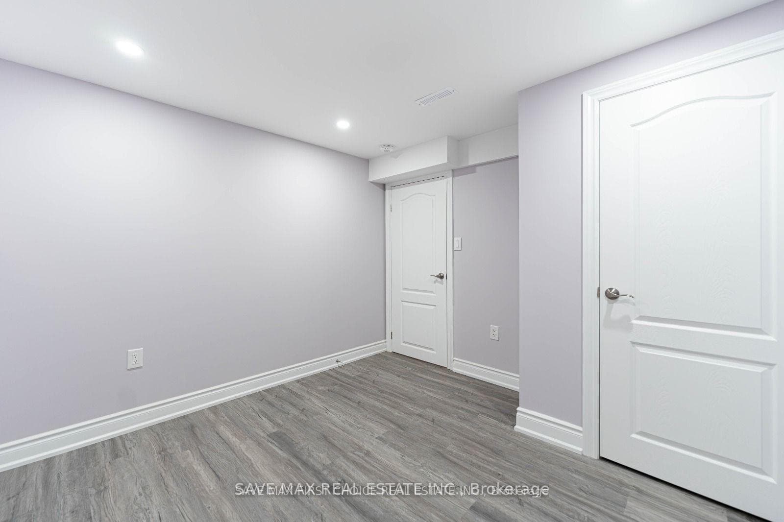 65 Dunwell Crescent Unit Lower photo 10
