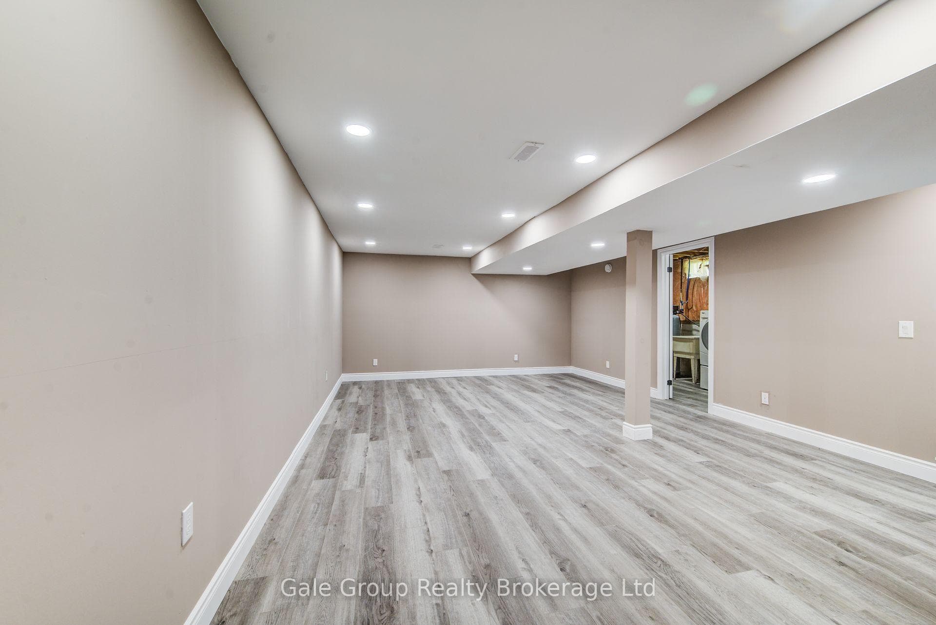 575 Springbank Avenue photo 23