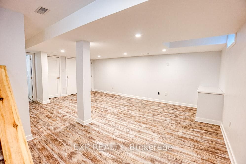413 Holland Avenue photo 22