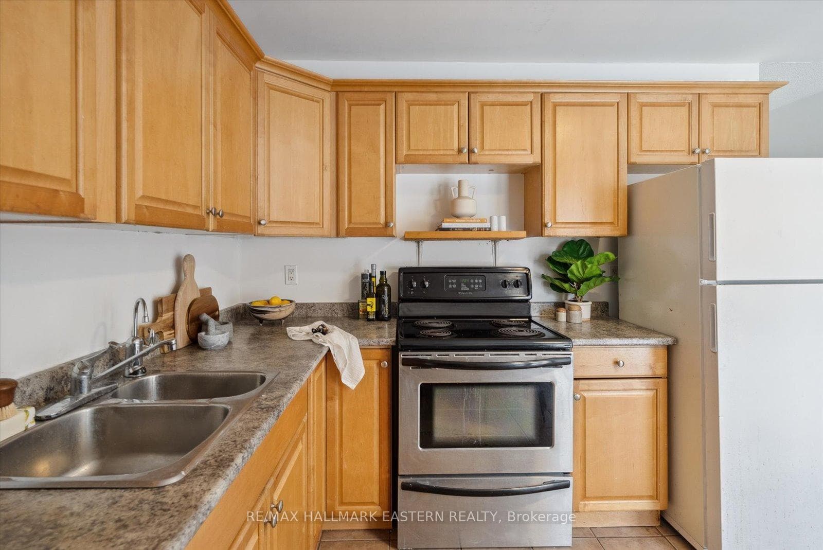 609 Water Street photo 16
