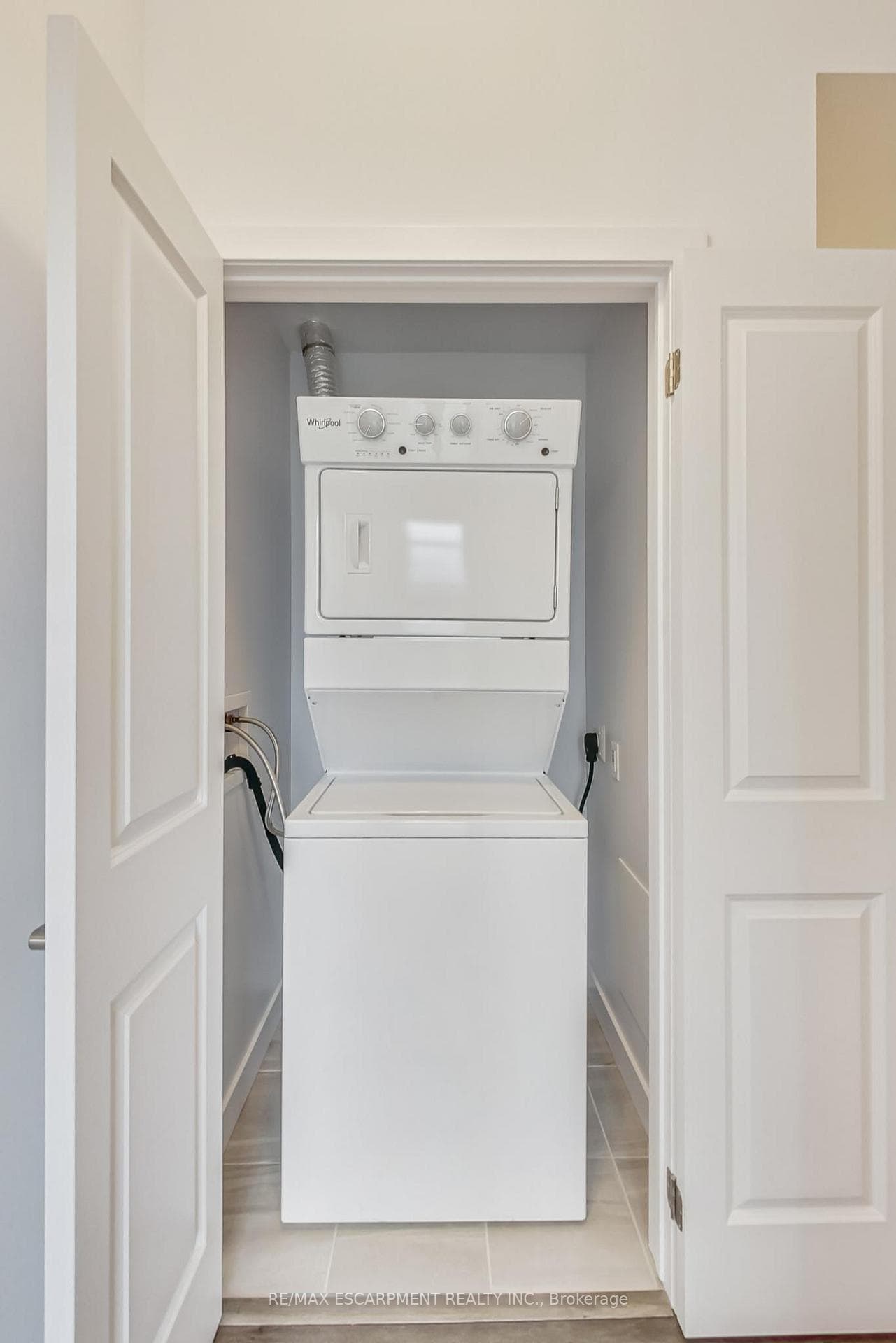 460 Dundas Street Unit 1211 photo 26