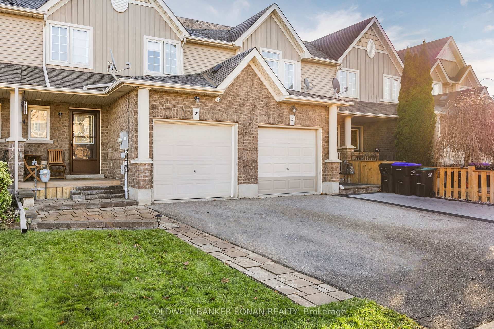 7 Ruthven Crescent photo 2