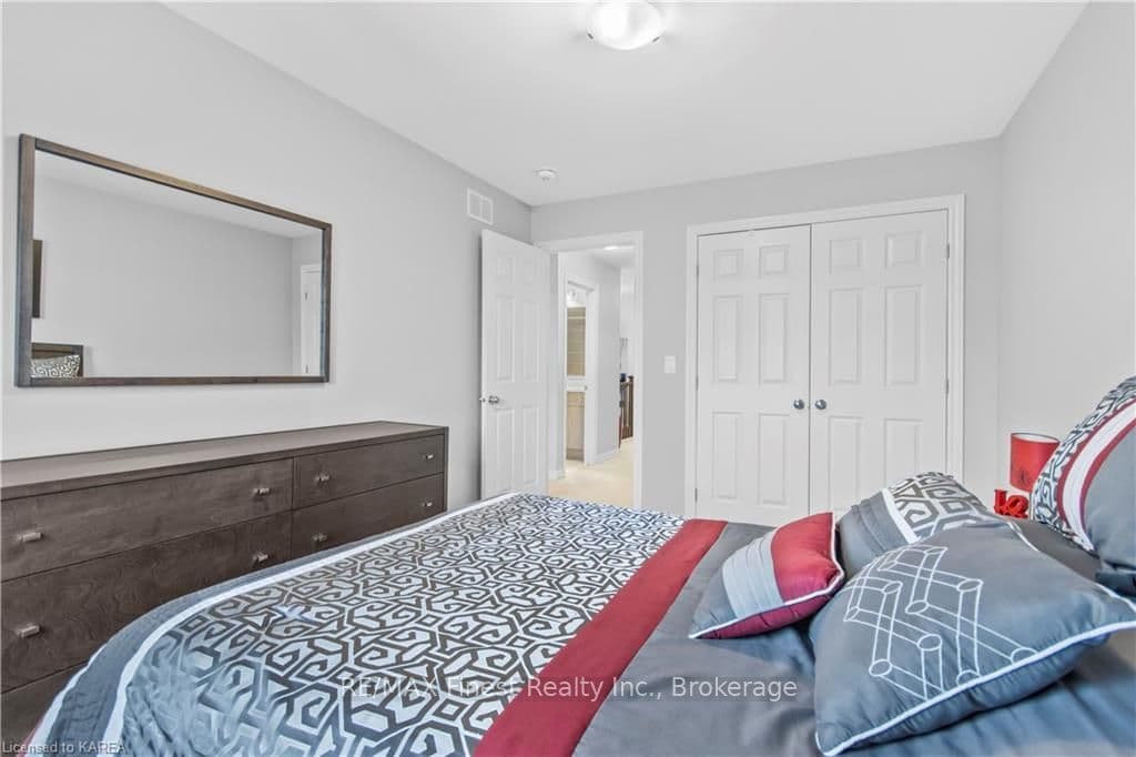 876 RIVERVIEW Way photo 24