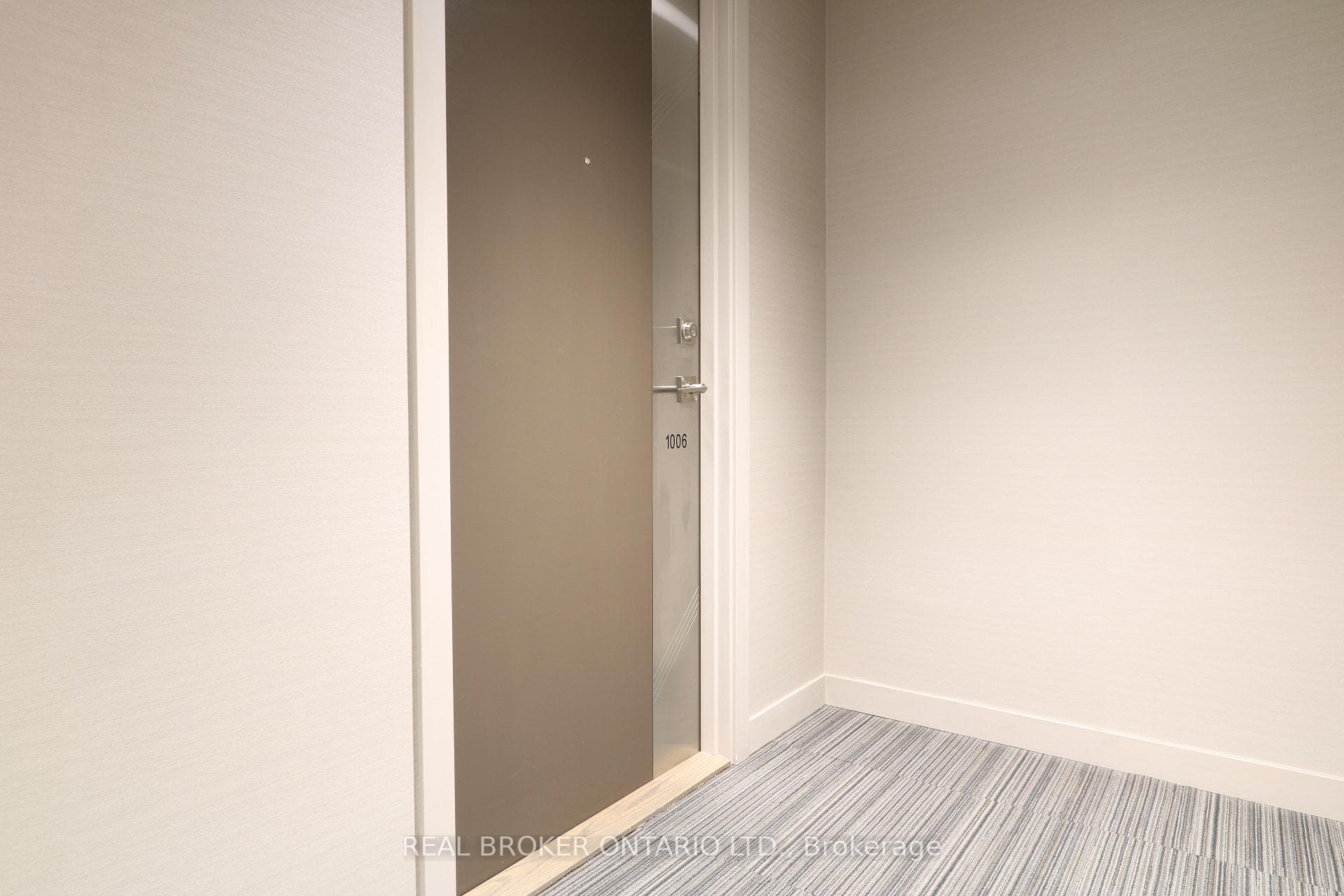 2093 Fairview Street Unit 1006 photo 3