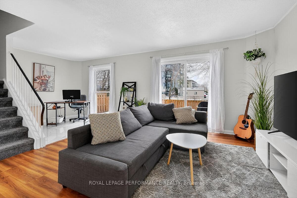 42 Compata Way photo 5
